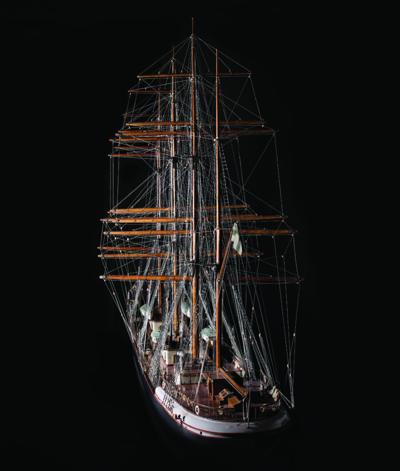 The ship model Ponape